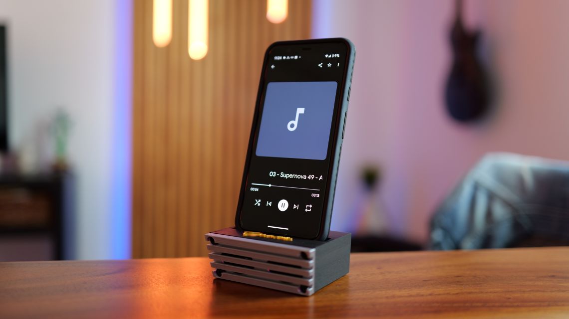 Phone Stand with Speaker Amplifier Passive